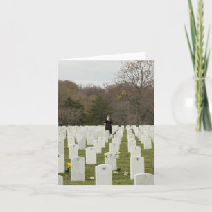 Tarjeta Golpecitos en el cementerio nacional de Arlington