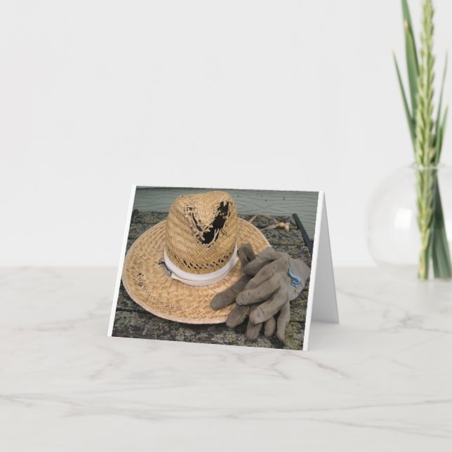 Tarjeta Gorra y guantes de jardín muy usados (Anverso)