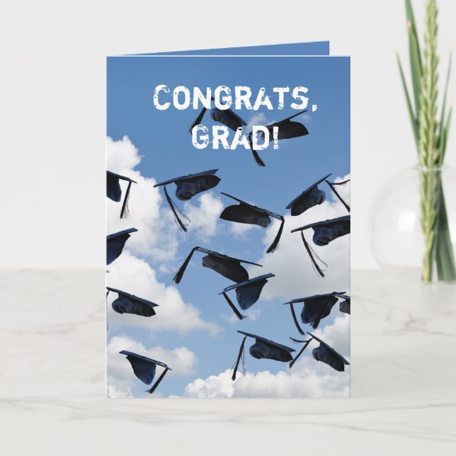 Tarjeta gorras de graduación negras en el aire (Anverso)