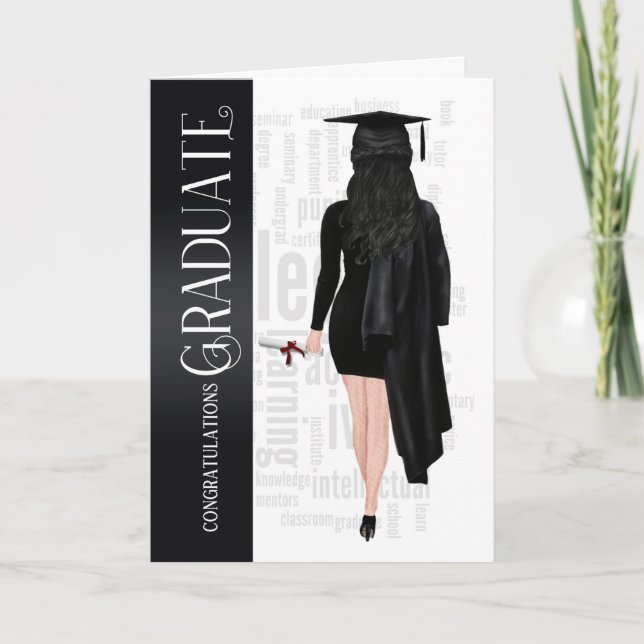 Tarjeta graduada femenina de pelo oscuro y tapa ne (Anverso)
