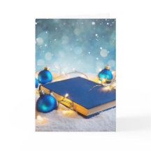 Grandes libros y luces de feriado