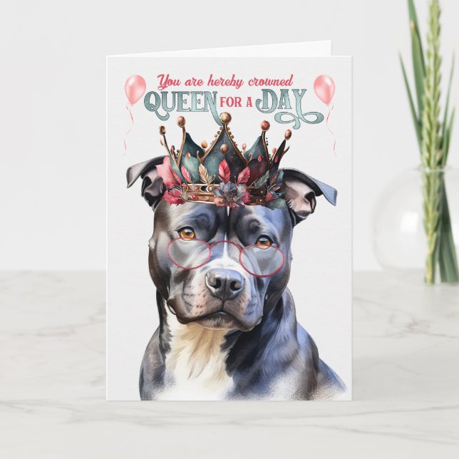 Tarjeta Gray Pit Dog Queen por un día divertido cumpleaños (Anverso)