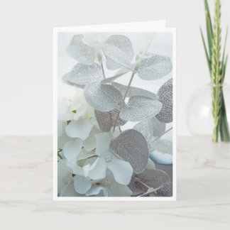 Tarjeta Grey Foliage and White Blooms Condolence Card