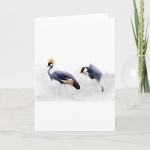Tarjeta grulla coronada gris alas plumas