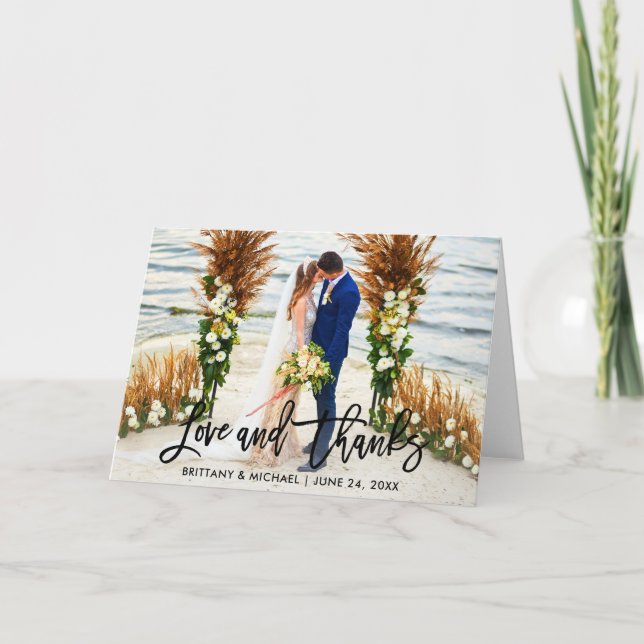 Tarjeta Guión de pincel moderno | Amor Gracias Boda Fold (Anverso)