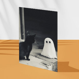 Tarjeta Halloween de bebé lindo y ghost y gatitos
