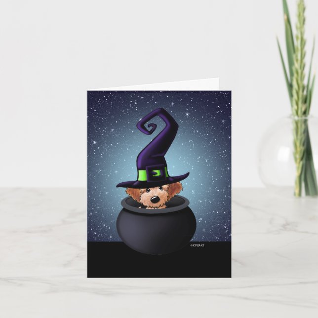 Tarjeta Halloween de brujas de KiniArt Goldendoodle (Anverso)