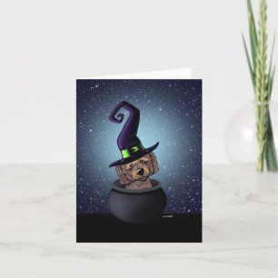 Tarjeta Halloween de brujas de KiniArt Goldendoodle
