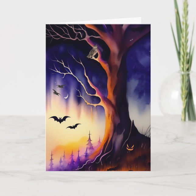 Tarjeta Halloween del bosque adornado con un árbol fantasm (Anverso)