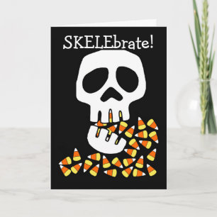 Tarjeta Halloween divertida con Skelebrate y comidas de cr