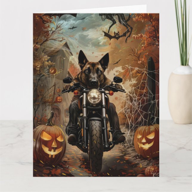 Tarjeta Halloween en motocicleta de Pastor Anatoliano (Anverso)