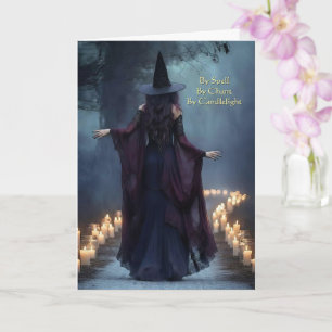 Tarjeta Halloween encantando a la bruja con velas