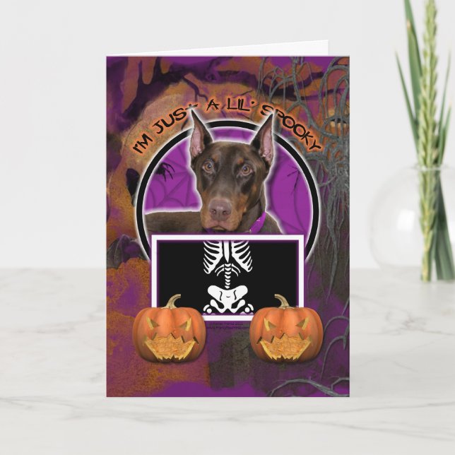 Tarjeta Halloween - Just a Lil Spooky - Doberman - Rocky (Anverso)