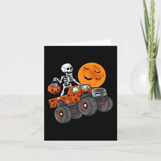 Tarjeta Halloween Skeleton Riding Monster Truck Toddler Bo (Anverso)