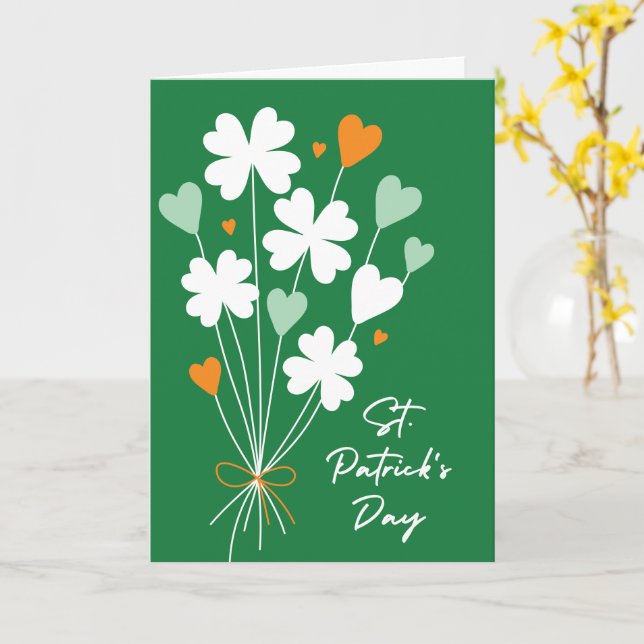 Tarjeta Hand-Drawn Bouquet of Shamrocks St. Patrick's Day (flor amarilla)