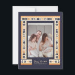 Tarjeta Hanukkah de la familia de fronteras de la<br><div class="desc">Frontera de la marina con las tarjetas Hanukkah. Estas tarjetas de fotos tienen una elegancia clásica. Utilice la característica de personalización para editar los detalles.</div>