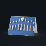 Tarjeta Hanukkah Menorah<br><div class="desc">Crea tu tarjeta de vacaciones personalizada con nosotros! Cumplir con sus deseos de tarjetas de vacaciones insertando su propio mensaje, una foto familiar o mantenerla como es! Una parte de todas las ganancias de las tarjetas de vacaciones se destinará a la Fundación BoatUS para la seguridad de los barcos y...</div>