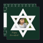 Tarjeta Happy Hanukkah Cute Photo<br><div class="desc">Elegante fondo verde pino. Personalízalo con una foto favorita, y personalizar con un mensaje personal y señal.</div>
