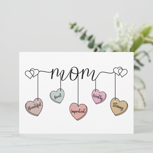 Tarjeta Heartfelt Mom Heart Charm: Mother's Day & Birthday (Anverso de pie)