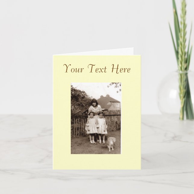 Tarjeta Hermanas y gato lindos del chica del gemelo (Anverso)