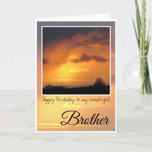 Tarjeta Hermano cumpleaños, sol brillante detrás de nubes  (Anverso)
