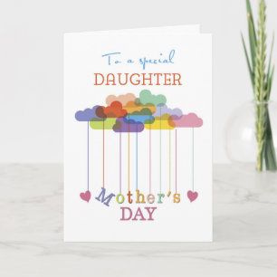 Tarjeta Hija, corazón de nubes de arcoiris en el Día de la