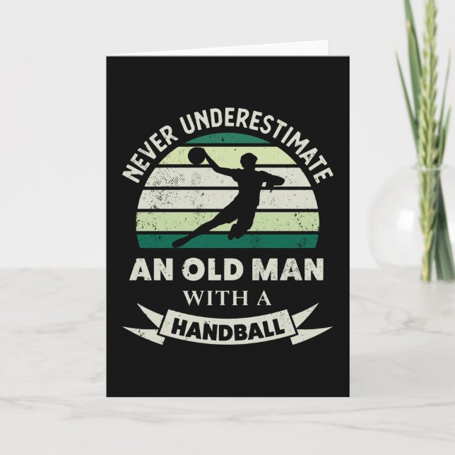Tarjeta Hombre mayor con un divertido balonmano regalo dep (Anverso)