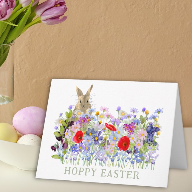 Tarjeta Hoppy Easter Cute Bunny y Wildflowers (Hoppy Easter bunny and wildflower watercolor custom folded holiday greetings card)
