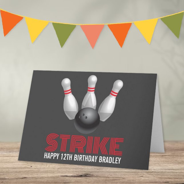 Tarjeta ¡Huelga! Cumpleaños de la bolera moderna (Subido por el creador)