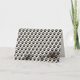 Tarjeta huellas de perro sucio