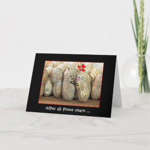 Tarjeta Humor de aniversario de bodas con cacahuetes abraz