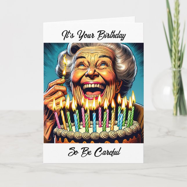 Tarjeta Humor de cumpleaños de una anciana divertida (Anverso)