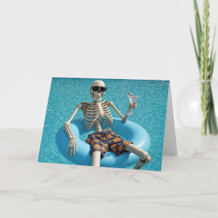 Tarjeta Humor de Cumpleaños Esqueleto en una Piscina