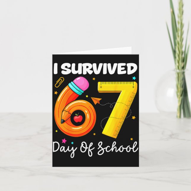 Tarjeta I Survived 67 Days Of School Funny Meme Teacher St (Anverso)