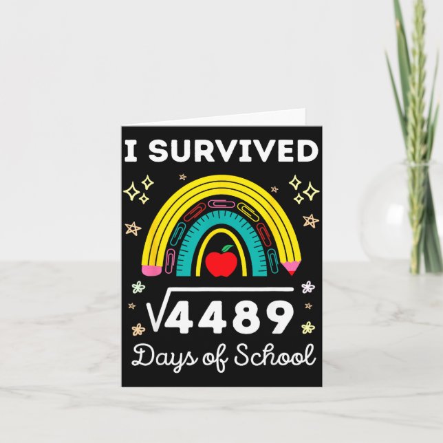 Tarjeta I Survived 67 Square Root Days Of School Funny Mem (Anverso)