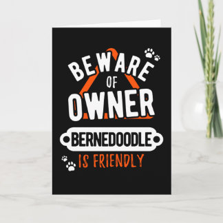 Tarjeta Idea divertida de regalo de Perro Berne Doodle