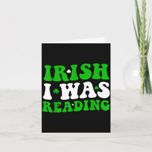 Tarjeta Irlandés estaba leyendo libro de día de San Patric