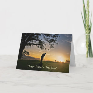 Tarjeta Jefe Feliz Día del Padre con golfista en campo de 