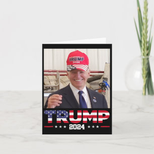 Tarjeta Joe Biden con un sombrero de Trump
