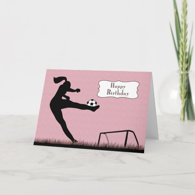 Tarjeta Jugador de fútbol Chica patea una bola por cumplea (Anverso)