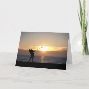 Tarjeta Jugar al golf al atardecer