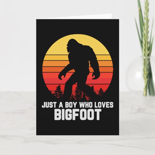 Tarjeta Just A Boy Who Loves BIGFOOT | Bigfoot Retro (Anverso)
