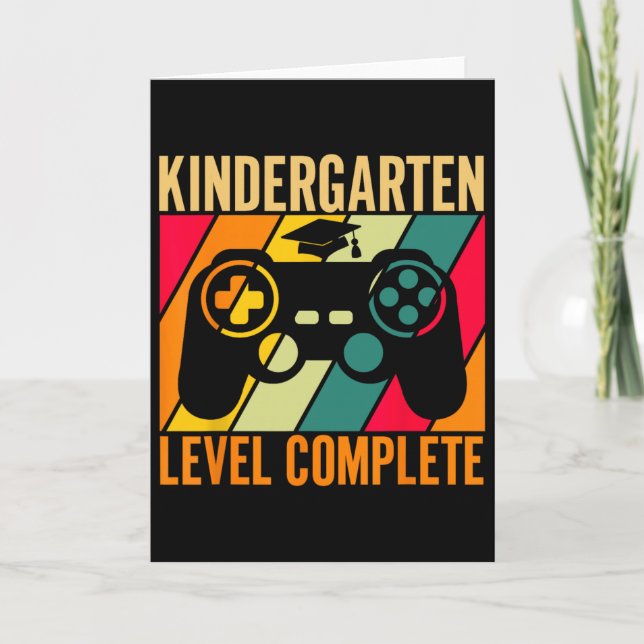 Tarjeta Kindergarten Level Complete Retro Graduation 2025  (Anverso)