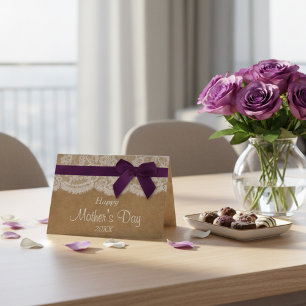 Tarjeta Kraft, Lace y Purple Bow feliz Día de la Madre