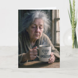 Tarjeta La anciana de cumpleaños con la taza de vapor del