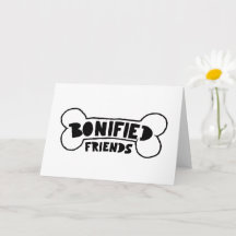 La lealtad de perro de los amigos con iones óseos