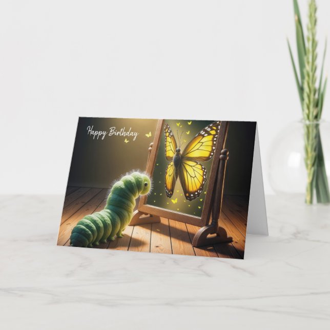 Tarjeta La oruga verde del cumpleaños mirando a una maripo (Anverso)