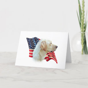Tarjeta Labrador amarillo recuperó la bandera estadouniden