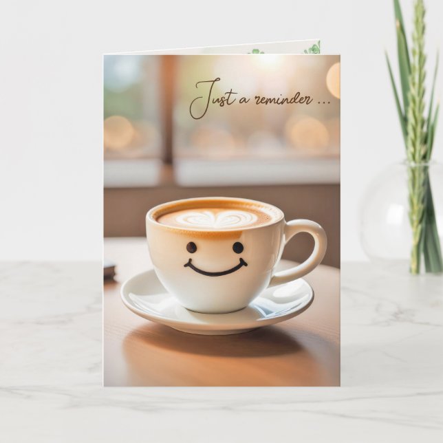 Tarjeta Latte sonriente por cumpleaños (Anverso)
