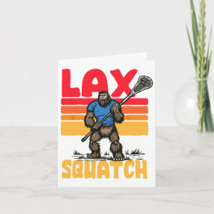 Tarjeta ¡Lax Squatch! Jugador de Lacrosse Bigfoot Retro Sa
